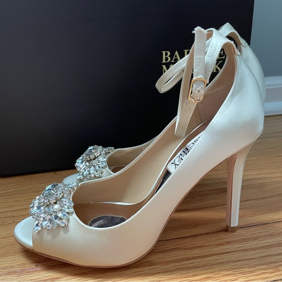 Badgley Mischka Kali Heels White Ivory Satin with Jewels - Evening Wedding Sz 5 - Picture 6 of 16
